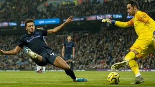 Manchester City ganó su primer encuentro del año junto a un Claudio Bravo que supo de dulce y agraz