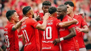 Aránguiz aportó asistencia en abultada goleada de Inter de Porto Alegre a Santos