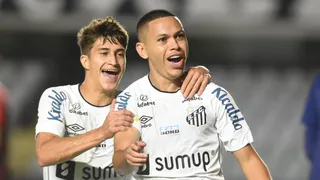 Santos venció Atlético Paranaense y lo privó de alcanzar el liderato en Brasil