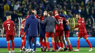 Sevilla se mantuvo en carrera en la Europa League pese a caer ante Fenerbahce en Turquía