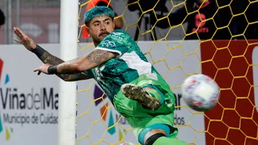 “Atajó sin guantes”: El “look maradoniano” del Mono Sánchez que enloquece a Uruguay