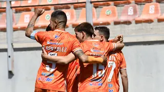 Cobreloa venció con polémica a un errático Deportes Puerto Montt en el Ascenso