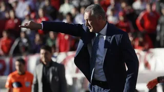 Gustavo Alfaro se consolida como el principal candidato para asumir la banca de Colo Colo