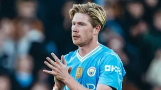 Manchester City aplastó a Huddersfield en el regreso de Kevin De Bruyne y avanzó en la FA