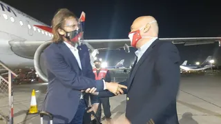 La selección peruana llegó a territorio chileno para el duelo ante la Roja del próximo viernes