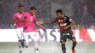 La lluvia no eclipsó el glorioso triunfo de Independiente del Valle sobre Colón en Asunción