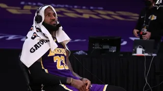 LeBron James aportó 37 puntos en claro triunfo de Los Angeles Lakers sobre Charlotte Hornets