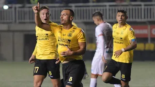 Juan Méndez completó su doblete vía penal y decretó el triunfo de San Luis ante Cobreloa