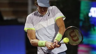 “Nico” Jarry dio vuelta la historia ante Hanfmann y encendió el court central de San Carlos