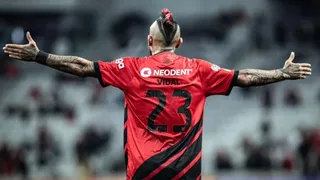 Arturo Vidal se defendió de una polémica tras dichos sobre un arquero fallecido