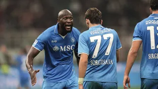 Napoli castiga a AC Milan en San Siro y sostiene su lugar como sólido líder de la Serie A