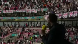 El alocado festejo de Río Ferdinand en plena transmisión de la BBC tras clasificación de Inglaterra