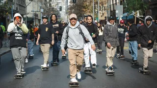Tradicional “pateada” por el Día Internacional del Skate vuelve a las calles de Santiago