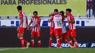 Necaxa derribó a Atlas en un duelo plagado de chilenos en México