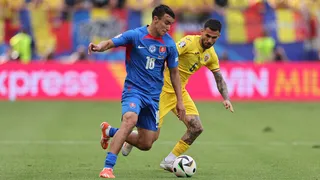 Rumania y Eslovaquia sellaron en un partido libre de mezquindad su avance en la Eurocopa