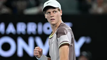 Sinner despachó a Rublev por la vía rápida y se citó con Djokovic en semifinales