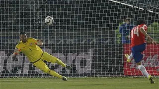Matías Fernández está de cumpleaños y lo recordamos con su “penal perfecto” en la Copa América 2015
