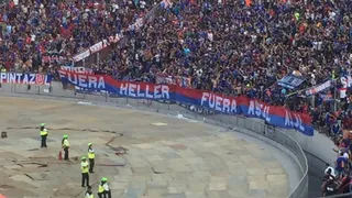 “Fuera Heller, fuera Azul Azul”: El lienzo que exhibió la barra de U. de Chile ante Cobresal