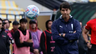 ¿No llega al Clásico?: Figura de UC le da un dolor de cabeza a Garnero