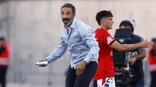 Azconzábal tuvo tenso momento con periodista tras la derrota ante la U