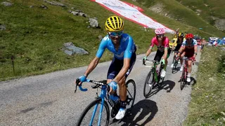 El esfuerzo de la caravana multicolor en el Tour de Francia