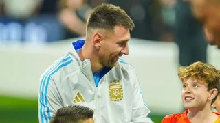 Banderazo de Argentina en la previa del duelo ante Chile incluyó hasta una torta gigante