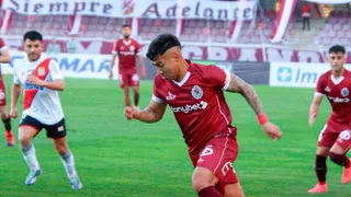 Deportes La Serena venció a Curicó Unido y sigue escapándose en la cima de la Primera B