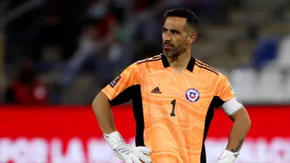 ¡Con el regreso de Claudio Bravo! La nómina de La Roja para enfrentar a Polonia y Eslovaquia