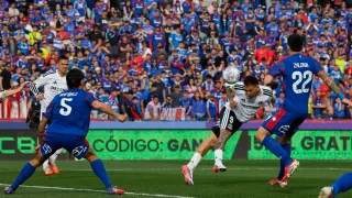 [VIDEO] ¡Zarpazo albo! El golazo de Correa que silencia a la U en el Nacional