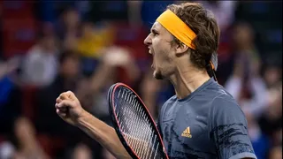 Alexander Zverev sacó de Shanghai a un enfadado Roger Federer