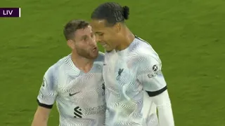 La fuerte discusión entre James Milner y Virgil Van Dijk tras gol de Sancho