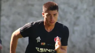 Coquimbo Unido anunció la incorporación de Esteban Carvajal