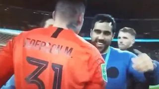 Felicitó a Ederson: Claudio Bravo celebró con sus compañeros el nuevo título de Manchester City