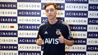 Mesut Ozil se unió a la disciplina de Fenerbahce de Turquía