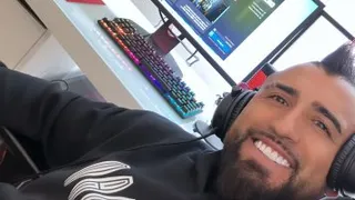 “Lindo sábado para todos”: La intensa jornada de Arturo Vidal entre el fútbol y los videojuegos