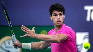 Carlos Alcaraz sigue a paso firme en Miami tras vencer a Tommy Paul