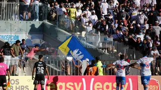 Colo Colo y Universidad Católica fueron sancionados por incidentes en la Supercopa