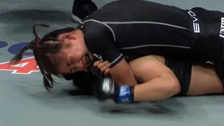 Peleadora de 16 años debutó en las MMA con impactante triunfo por sumisión