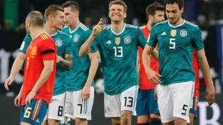 Thomas Müller se despachó un golazo en la paridad de Alemania y España