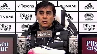 Gustavo Quinteros llamó a la vacunación contra el coronavirus para el pronto regreso a los estadios