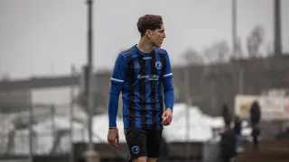 Delantero de 17 años la rompe en Suecia y sueña con jugar por La Roja