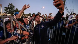 Huachipato recibió masivo apoyo de los hinchas en la previa de la última fecha