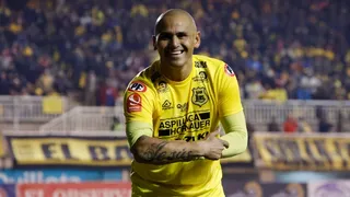 El particular saludo de cumpleaños de la FIFA a “Chupete” Suazo en redes sociales