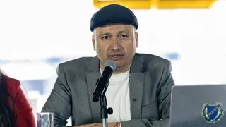 No sólo el fútbol pasa problemas: Presidente de Colo Colo salió a defender al capitán del equipo de básquetbol