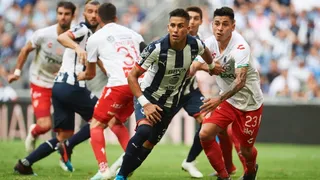 Necaxa de Baeza, Delgado y Gallegos ascendió al liderato tras sólida victoria ante Monterrey