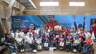 Medallistas del Team ParaChile visitaron el Instituto Teletón de Santiago