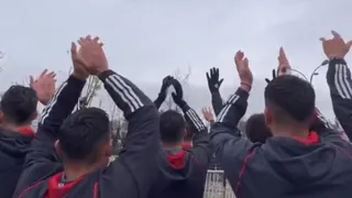 Hinchas de Colo Colo realizaron arengazo en la previa de la revancha contra la UC