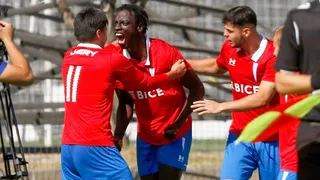 Jugador norteamericano de origen africano debutó con equipo de proyección de la UC y le anotó a Colo Colo