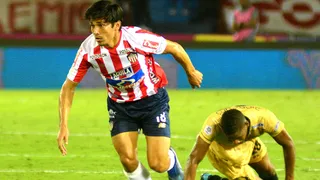 ¿Qué jugadores vistieron las camisetas de Colo Colo y Junior?