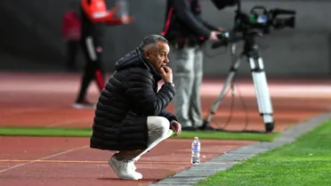 Fallo contundente: Reconocido DT pierde demanda contra club chileno
